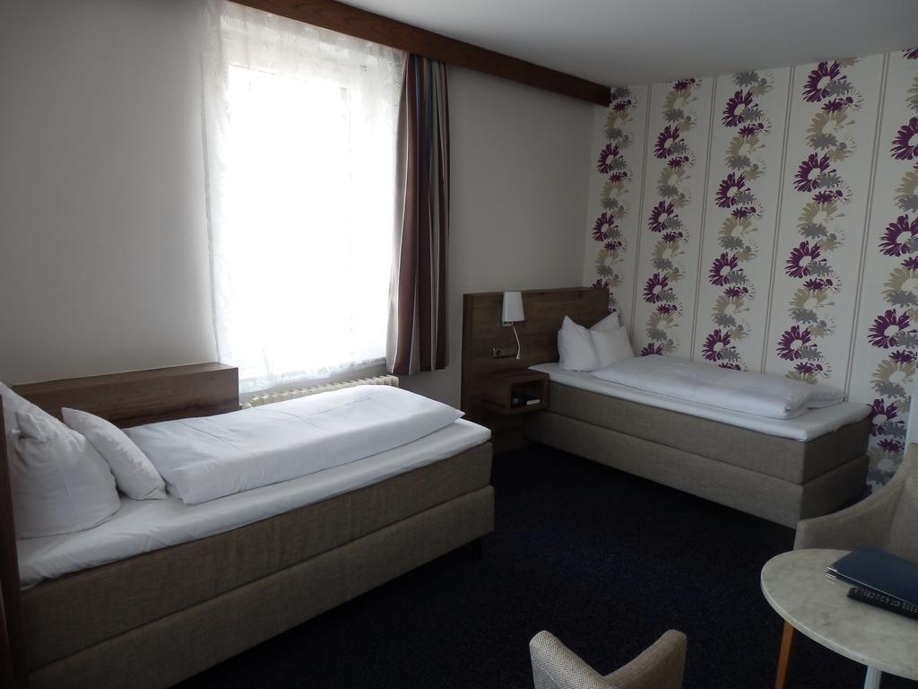 Hotel Rheinischer Hof Bad Breisig Szoba fotó